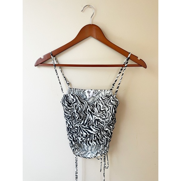 Princess Polly Shine Bright Zebra Crop Top Side Tie XS US 2 - Picture 3 of 4